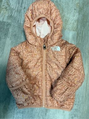 The North Face Kids Peach Knit-Pattern Hooded Reversable Puffer Jacket